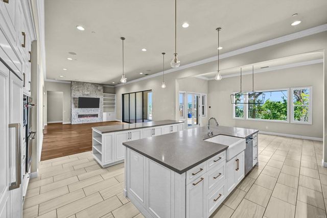 2571 Glasgow Drive, Carlsbad, CA 92010