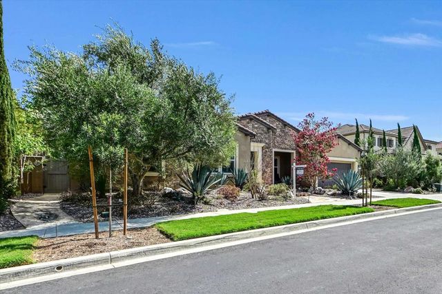 2571 Glasgow Drive, Carlsbad, CA 92010