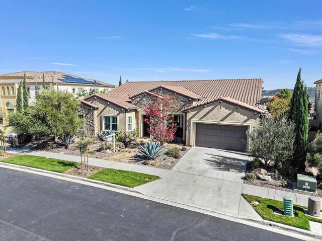 2571 Glasgow Drive, Carlsbad, CA 92010