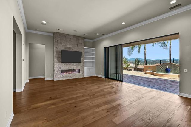 2571 Glasgow Drive, Carlsbad, CA 92010