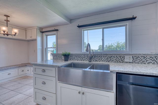 2316 Garrison Avenue, Evansville, IN 47711