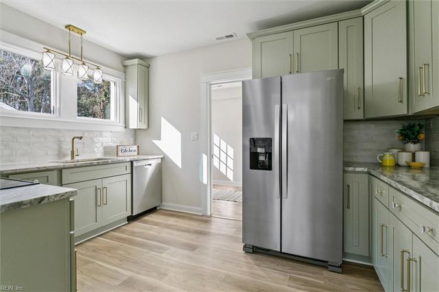 1040 Poquoson AVE, Poquoson, VA 23662