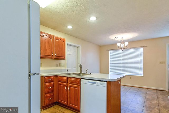 103 CANDLEWICK CT, Martinsburg, WV 25401