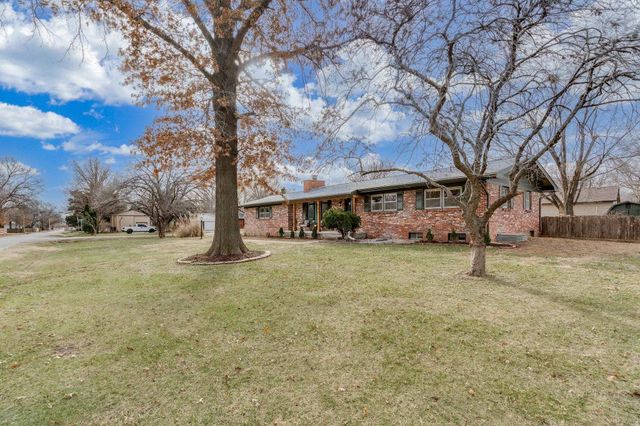 443 S Callahan Dr, Wichita, KS 67209