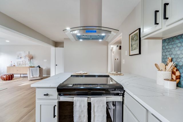 443 S Callahan Dr, Wichita, KS 67209