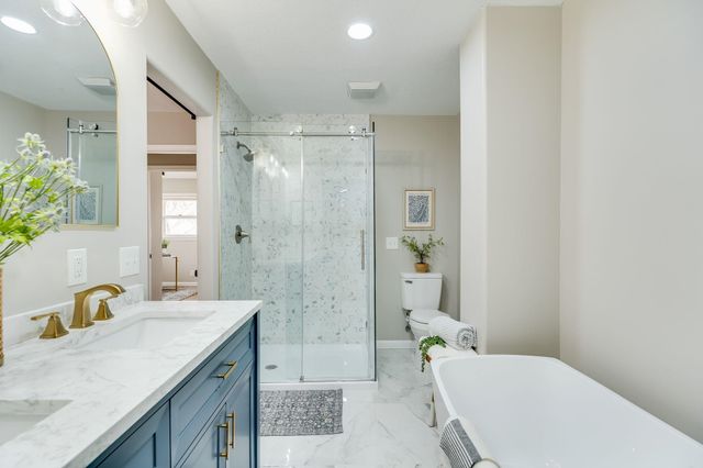 443 S Callahan Dr, Wichita, KS 67209