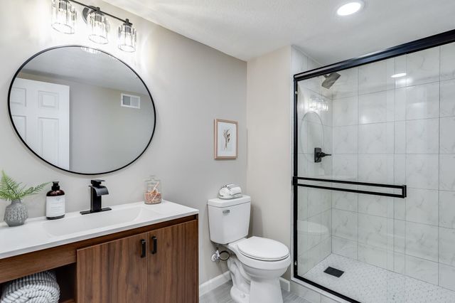 443 S Callahan Dr, Wichita, KS 67209