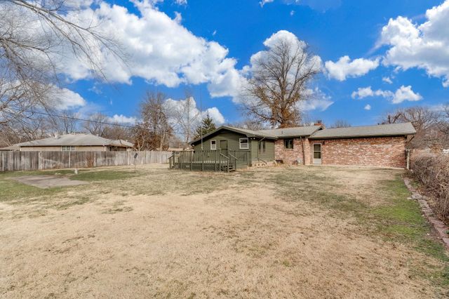 443 S Callahan Dr, Wichita, KS 67209