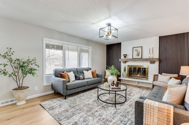 443 S Callahan Dr, Wichita, KS 67209