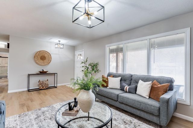 443 S Callahan Dr, Wichita, KS 67209