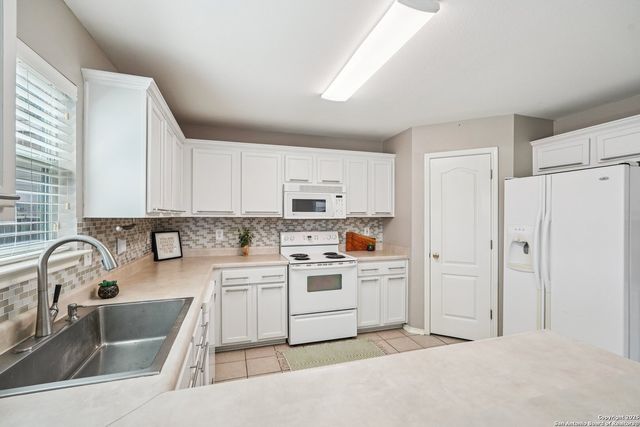 614 Granite Cliff, San Antonio, TX 78251