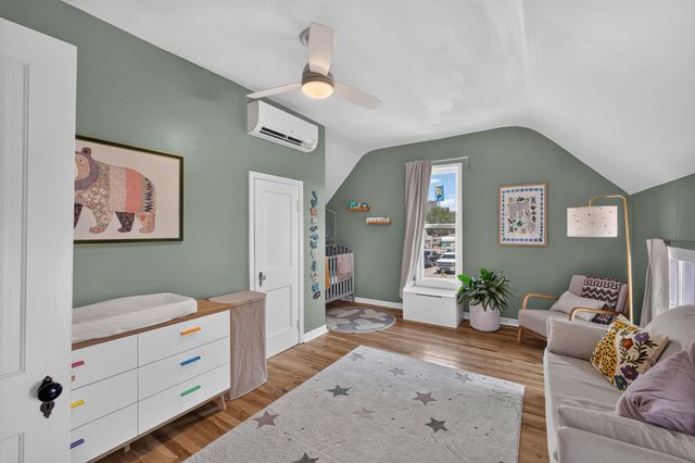 415 Edith Boulevard SE, Albuquerque, NM 87102