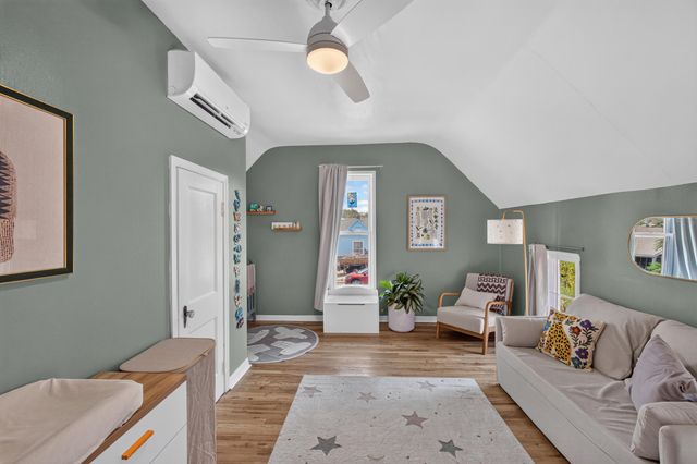 415 Edith Boulevard SE, Albuquerque, NM 87102