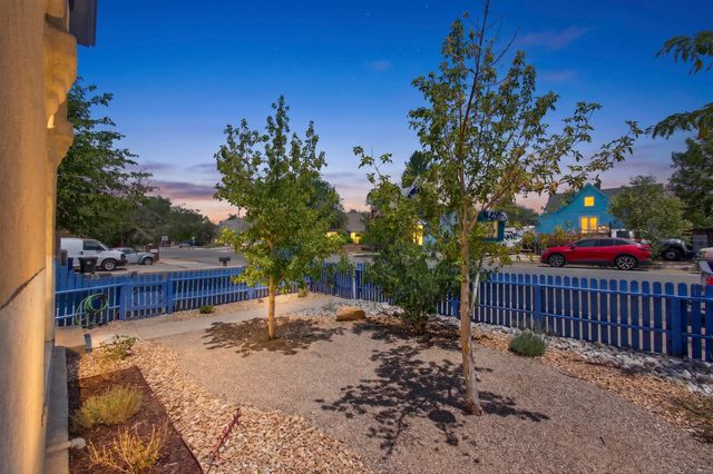 415 Edith Boulevard SE, Albuquerque, NM 87102
