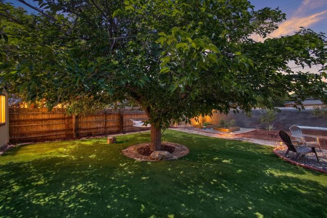 415 Edith Boulevard SE, Albuquerque, NM 87102