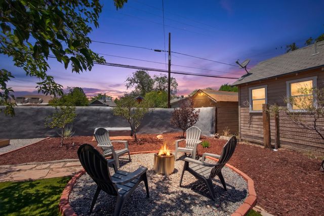 415 Edith Boulevard SE, Albuquerque, NM 87102