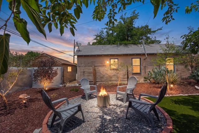 415 Edith Boulevard SE, Albuquerque, NM 87102