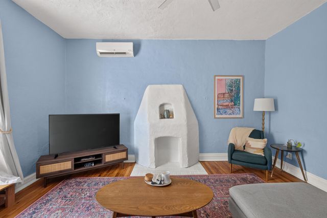 415 Edith Boulevard SE, Albuquerque, NM 87102