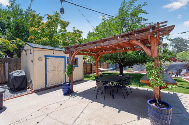 415 Edith Boulevard SE, Albuquerque, NM 87102