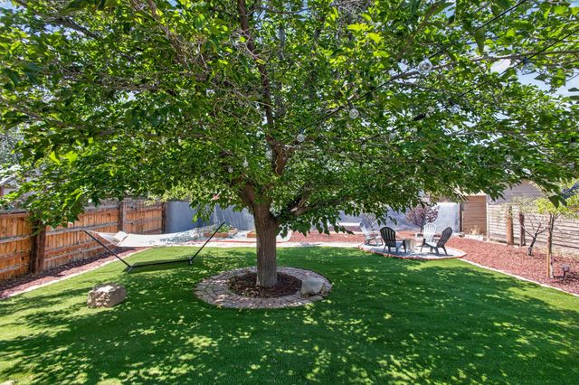 415 Edith Boulevard SE, Albuquerque, NM 87102