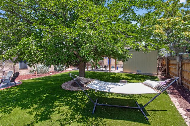 415 Edith Boulevard SE, Albuquerque, NM 87102