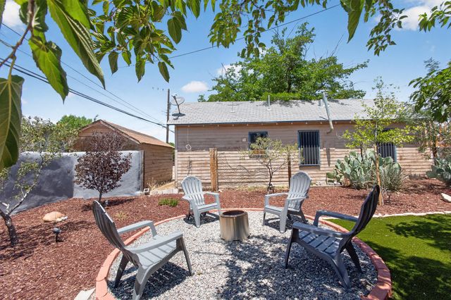 415 Edith Boulevard SE, Albuquerque, NM 87102