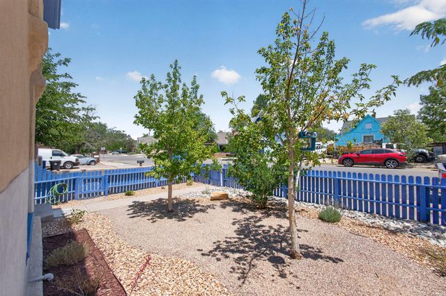 415 Edith Boulevard SE, Albuquerque, NM 87102