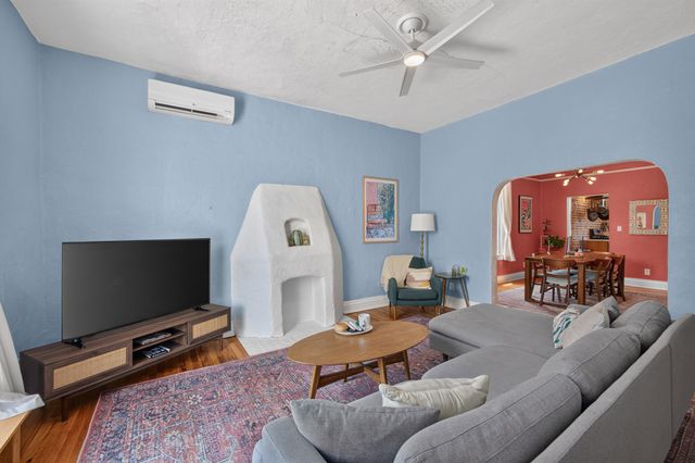 415 Edith Boulevard SE, Albuquerque, NM 87102