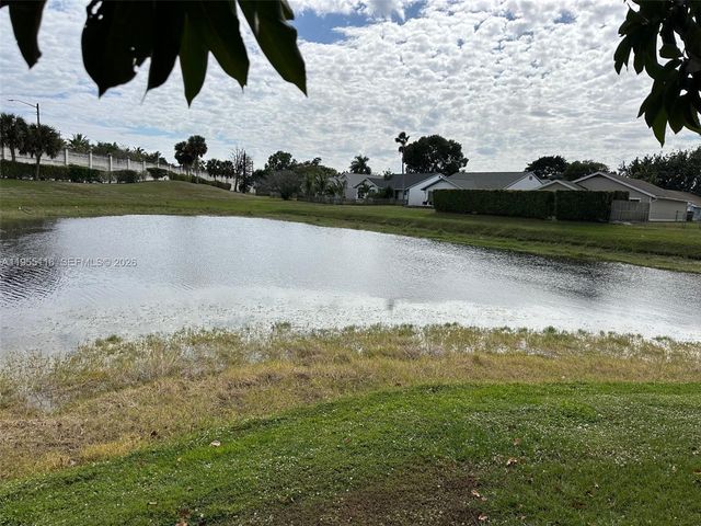 4559 WILLOW POND CT E, Palm Beach, FL 33417