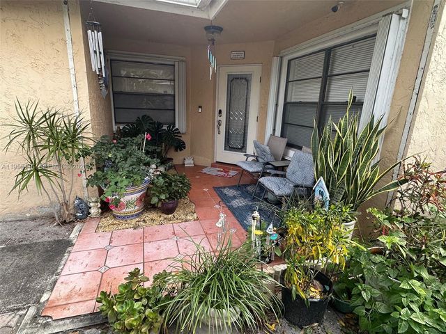 4559 WILLOW POND CT E, Palm Beach, FL 33417