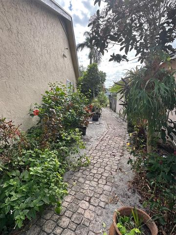 4559 WILLOW POND CT E, Palm Beach, FL 33417