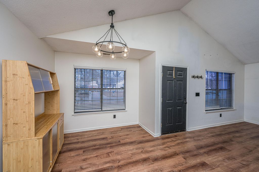 Image 17 of property listing at 1221 Jeanna Street, Summerville, SC 29486