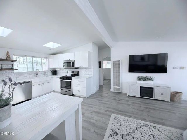 2263 Pierpont Boulevard, Ventura, CA 93001