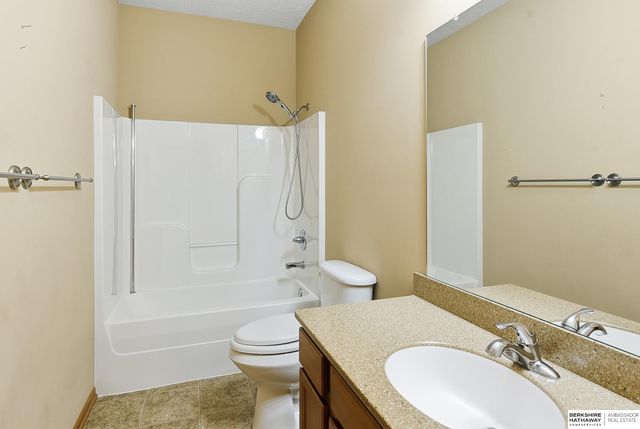 4203 N 176th Street, Omaha, NE 68116