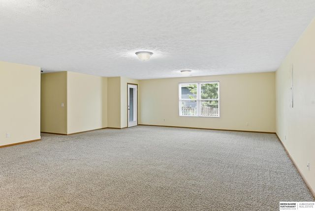 4203 N 176th Street, Omaha, NE 68116