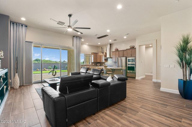 8882 E Placita Rio De Vidrio, Tucson, AZ 85749
