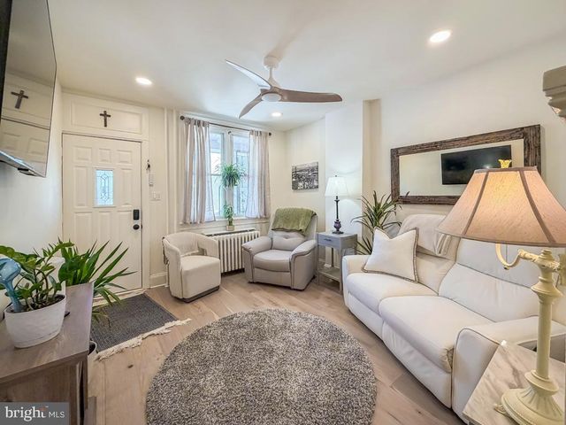 213 NEW BROOK ST, Bristol, PA 19007