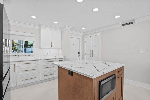 865 S GULFVIEW BOULEVARD 106, Clearwater Beach, FL 33767