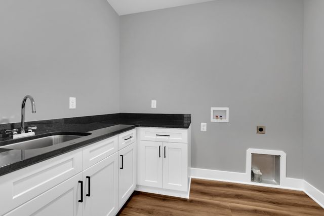 8246 AEDC RD, Estill Springs, TN 37330
