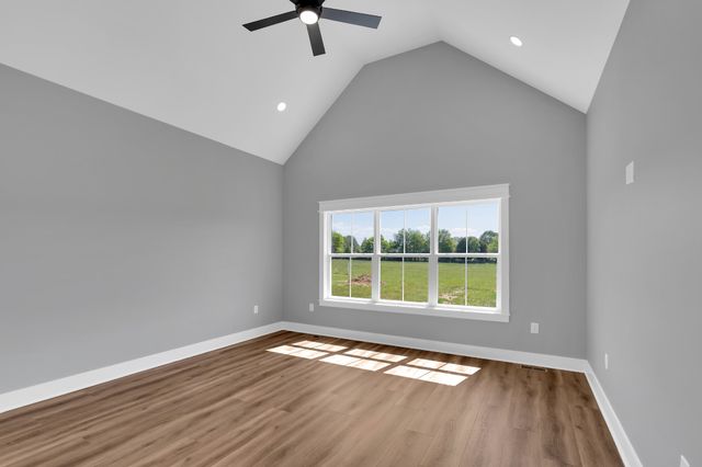 8246 AEDC RD, Estill Springs, TN 37330