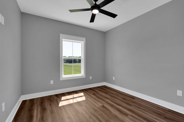 8246 AEDC RD, Estill Springs, TN 37330