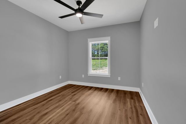8246 AEDC RD, Estill Springs, TN 37330