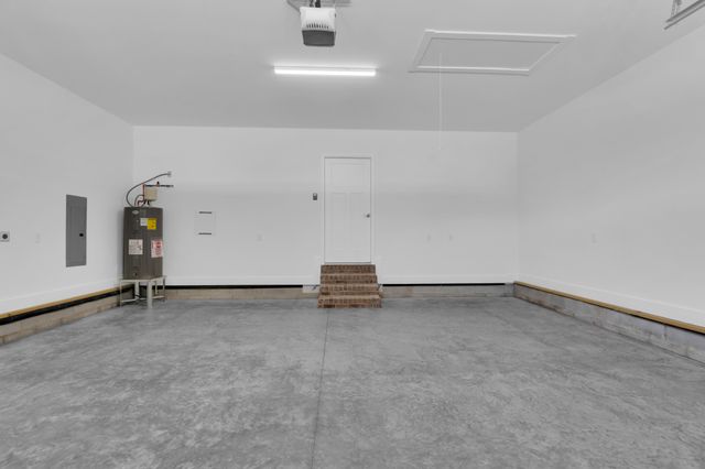 8246 AEDC RD, Estill Springs, TN 37330