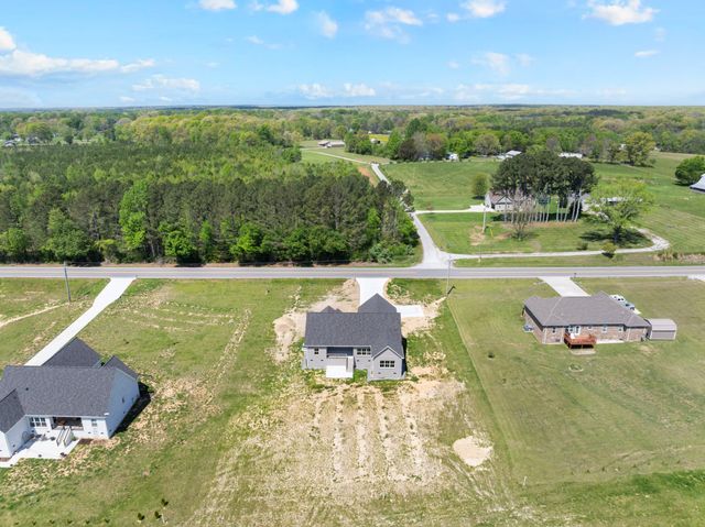 8246 AEDC RD, Estill Springs, TN 37330