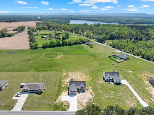 8246 AEDC RD, Estill Springs, TN 37330
