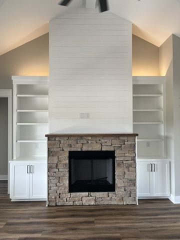 8246 AEDC RD, Estill Springs, TN 37330
