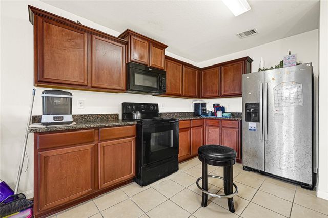 106 Mojave Lane, La Marque, TX 77568