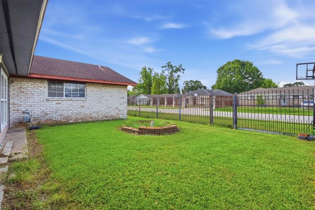 9235 Beaver Bend Court, Houston, TX 77037