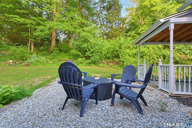 29 Middle Turnpike, Mansfield, CT 06251