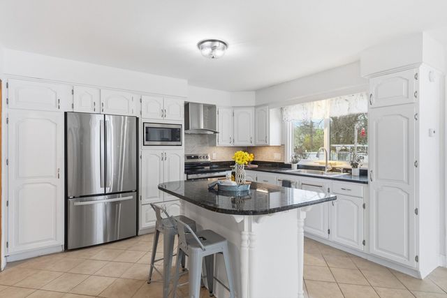 815 Goffstown Road, Manchester, NH 03102